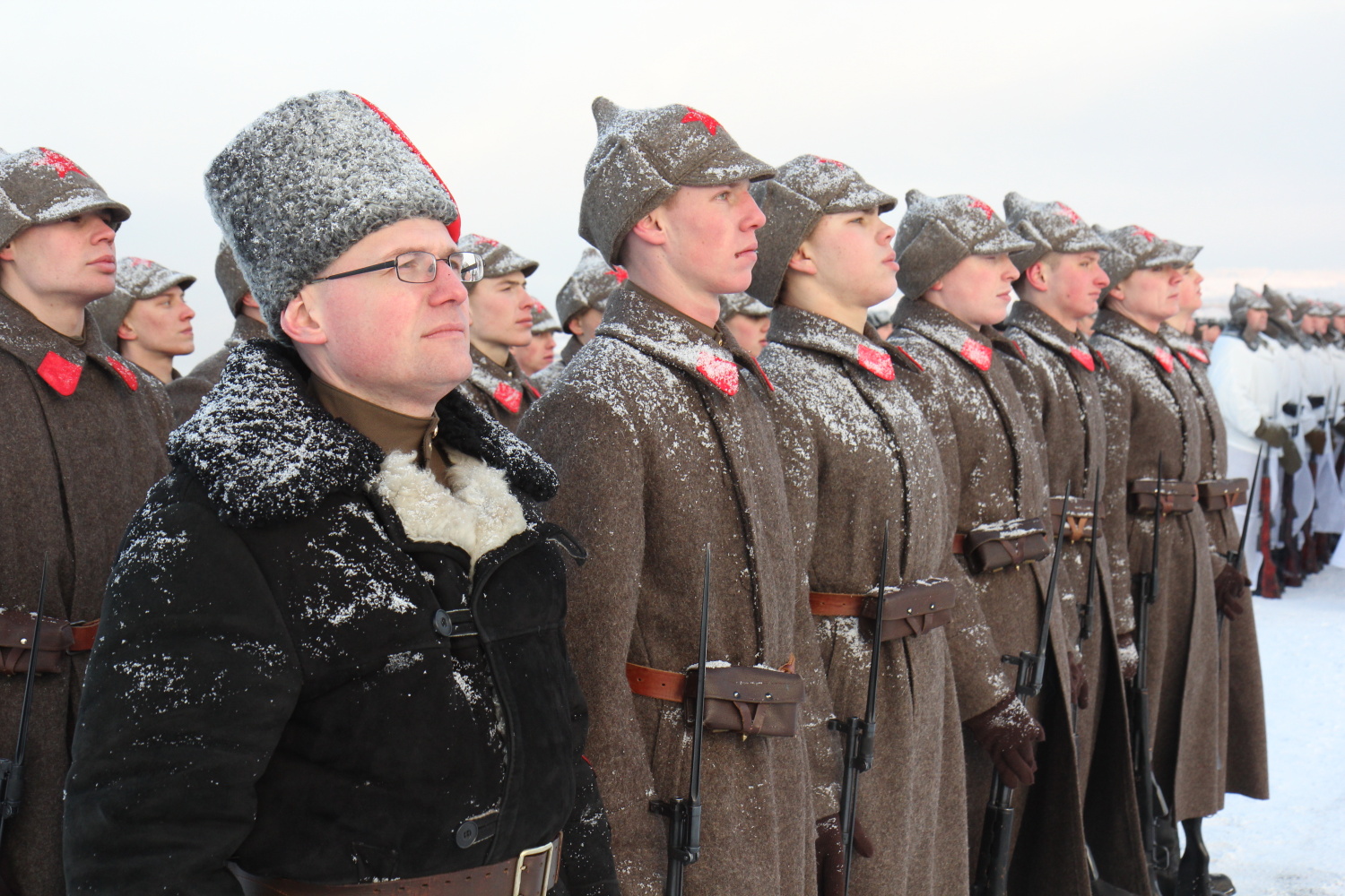 Зим войска. Красная армия. Красные войска. Рабоче-крестьянской армия 23 февраля. Военный смотр.